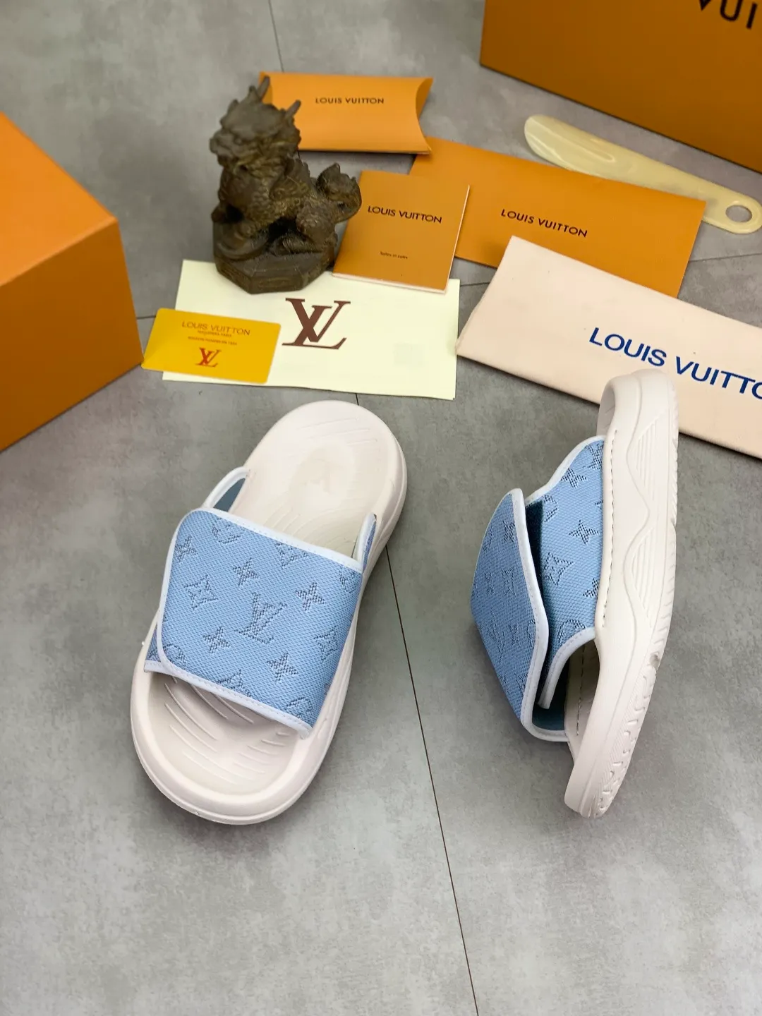 Men's shoes 💰P320💰【New style】🆘 Original quality 【LOUIS VUITTON】The popular Louis Vuitton LV men's slippers on the official website are on sale simultaneously! Original fabric imported from Italy. Original bottom provided by the original factory. Number of yards: 38-44 (customized to 45). Multiple colors to choose from. Fully packaged drawer box.